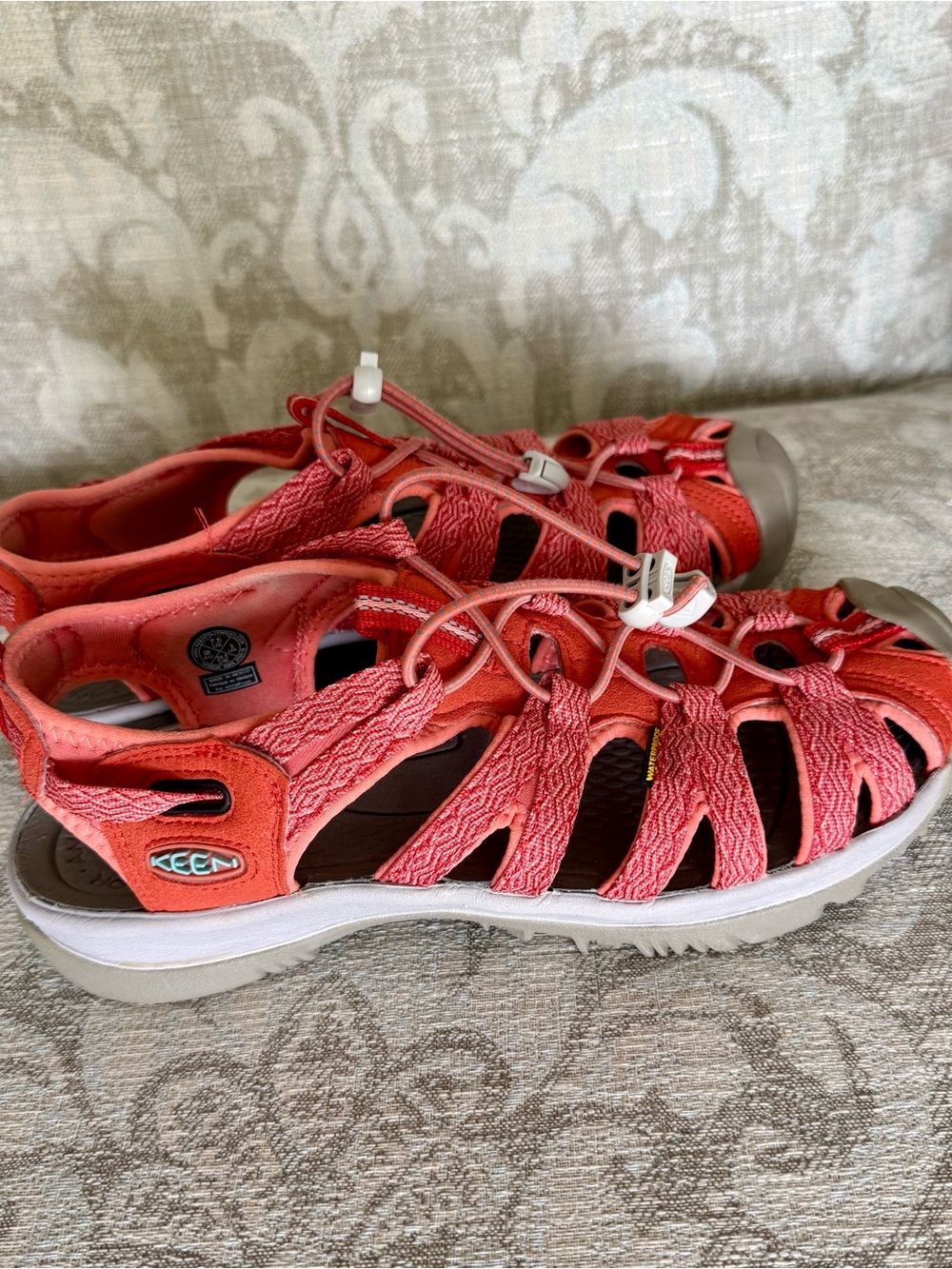 KEEN Whisper Coral Pink 7.5 Waterproof Hiking Sport Sandals Gorpcore Mountain